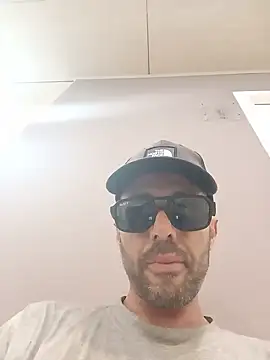 tukdjfjfjd live XXX chat
