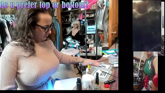 jessy0504: διαδικτυακό σόου στην κάμερα