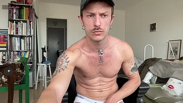 RadBtm webcam show