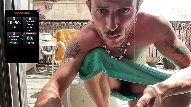Show modela RadBtm na web-kameri