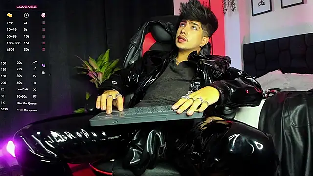 LyleBennett_ Pertunjukan Webcam