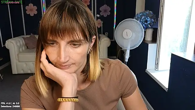 Czat XXX na żywo – Nika_Kitten