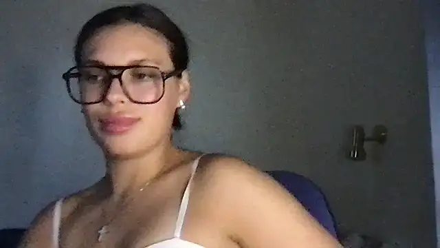 MoonriseGoddess' Live XXX Chat