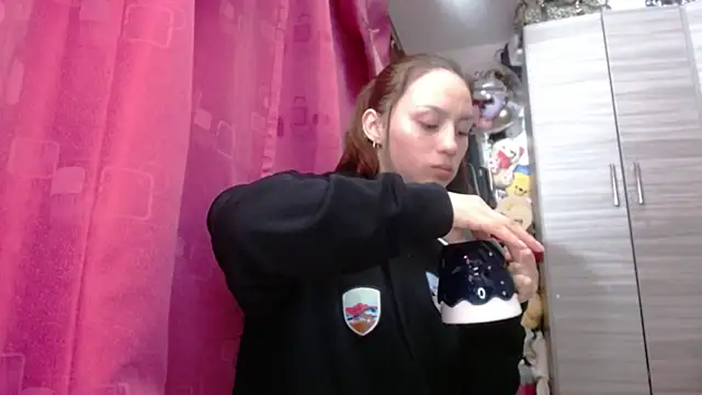 Chat soba uživo modela holy_juli