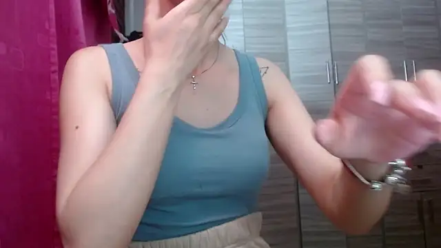 holy_juli 실시간 채팅방