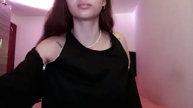 holy_juli Chat XXX in diretta