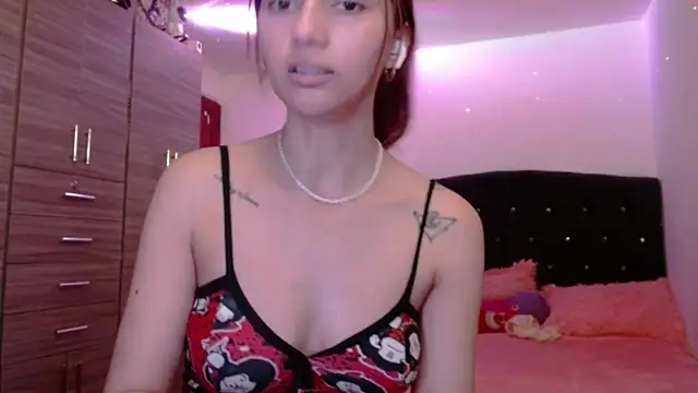 holy_julin Live XXX chat