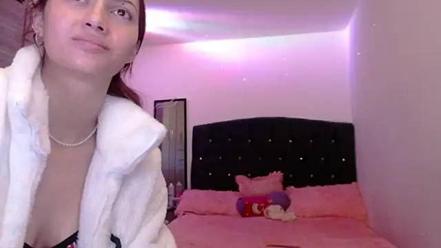 holy_juli Obrolan Langsung XXX