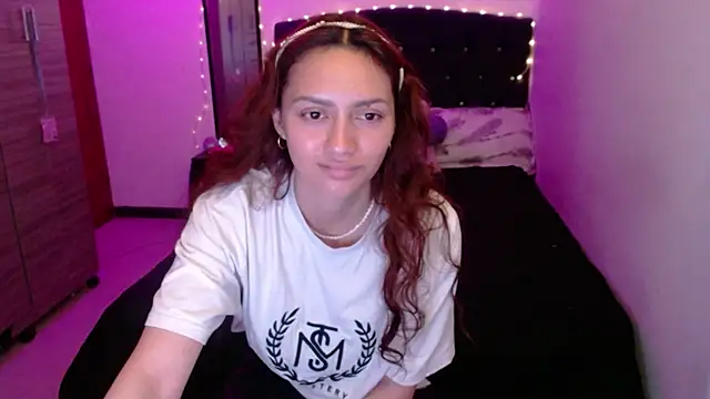 holy_juli élő XXX-chatje
