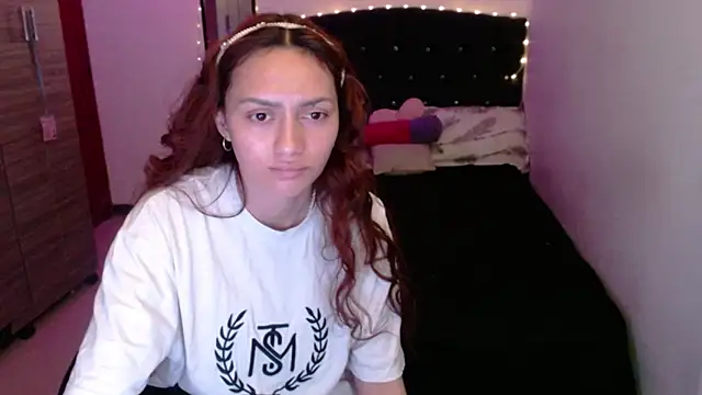 holy_juli's Live XXX Chat