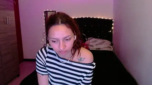 holy_juli Live XXX-chat