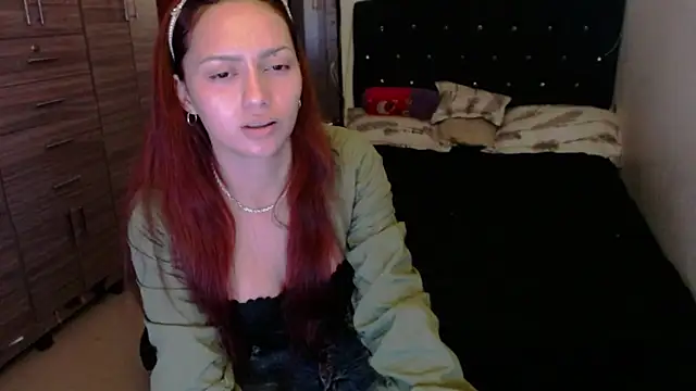 holy_juli's Live XXX Chat