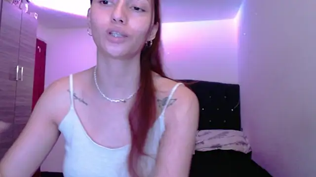 holy_juli live XXX chat