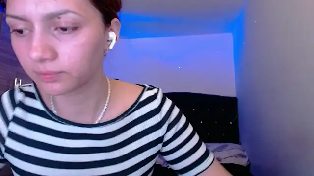 Chat XXX ao vivo de holy_juli