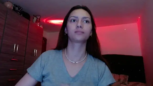 holy_juli Chat XXX in diretta