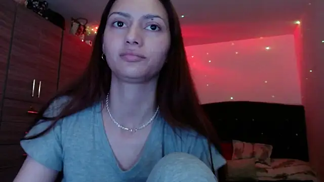 holy_juli Adlı Modelin Canlı XXX Sohbeti