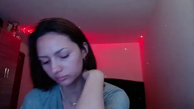 holy_juli Chat XXX in diretta