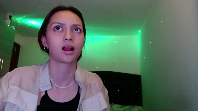 holy_juli's Live XXX Chat