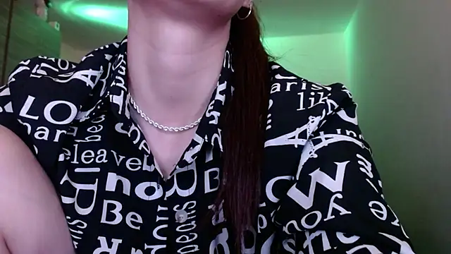 Chatroom XXX en direct de holy_juli