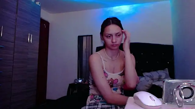 Chatroom XXX en direct de holy_juli