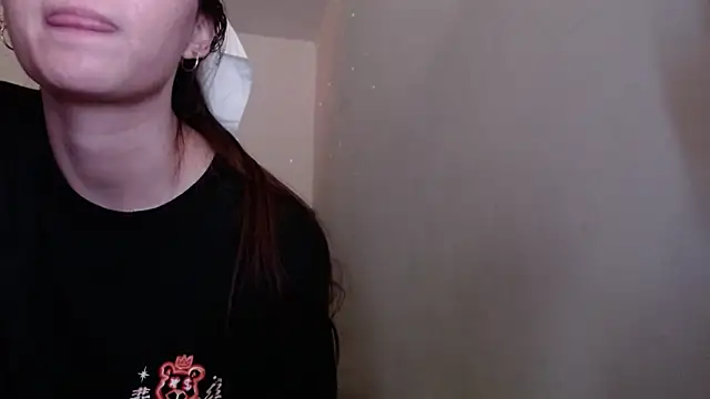 צ'אט XXX בשידור חי של holy_juli