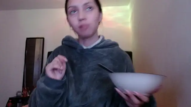 Chat +18 de holy_juli ao vivo
