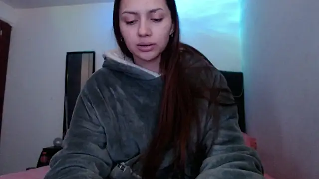 holy_juli Adlı Modelin Canlı XXX Sohbeti