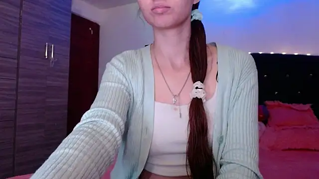 holy_juli's Live XXX Chat