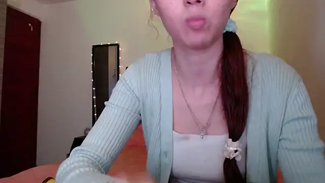 holy_juli live XXX chat