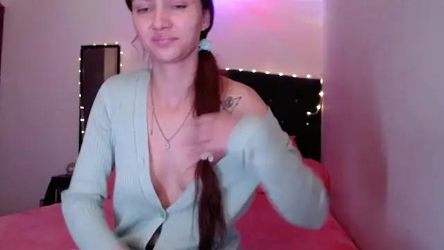 Chatroom XXX en direct de holy_juli