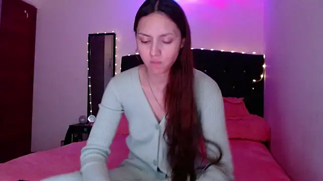 holy_juli Chat XXX in diretta