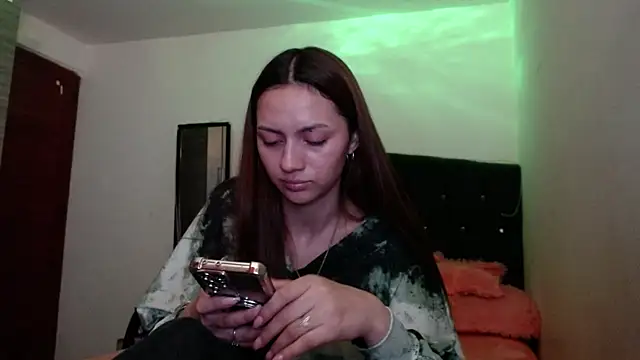 holy_juli's Live XXX Chat