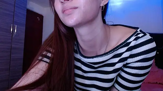 holy_juli Chat XXX live