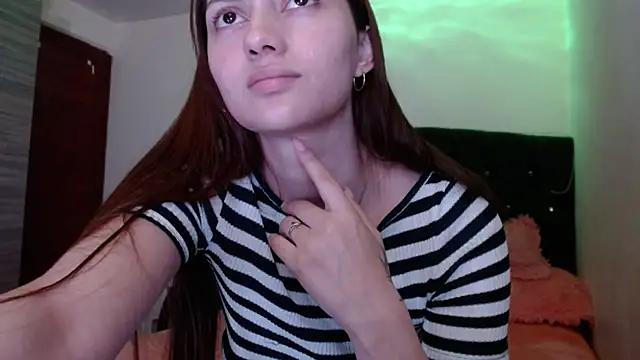 holy_juli's Live XXX Chat