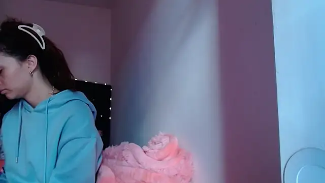 holy_juli – Naživo XXX chat