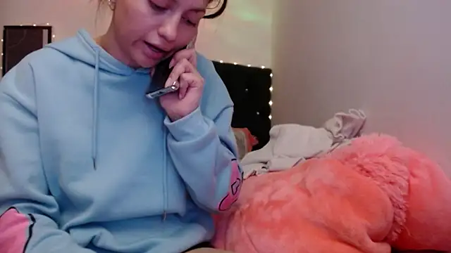 holy_juli Obrolan Langsung XXX