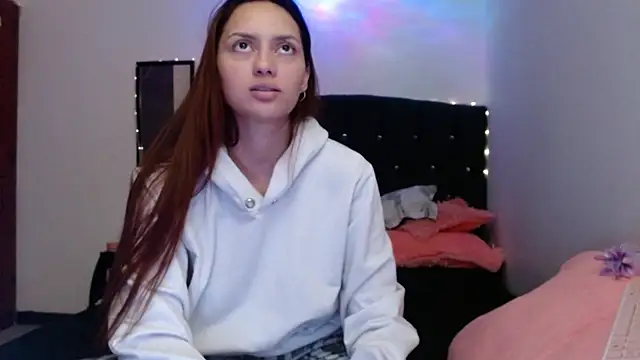 Онлайн чат XXX holy_juli