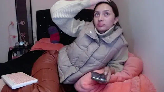 holy_juli – Naživo XXX chat