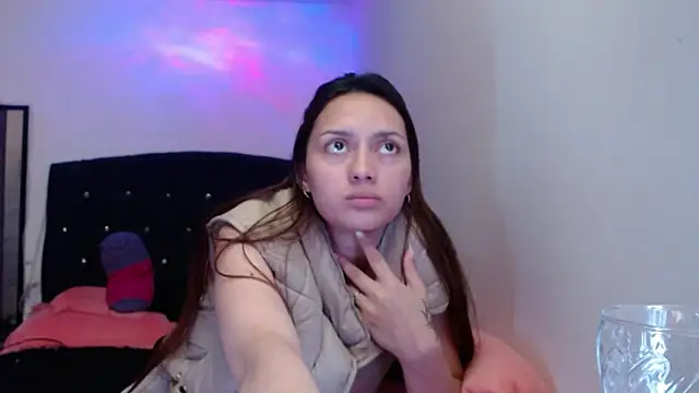 holy_juli Live XXX-chat