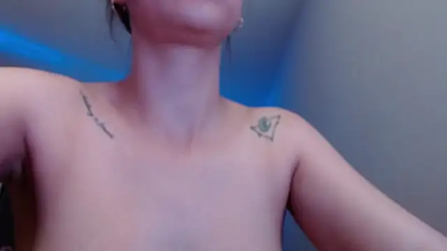 holy_juli: απευθείας συνομιλία ΧΧΧ
