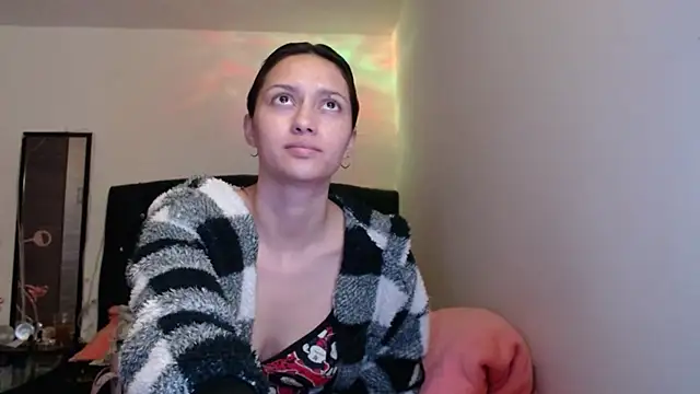 holy_juli's Live XXX Chat