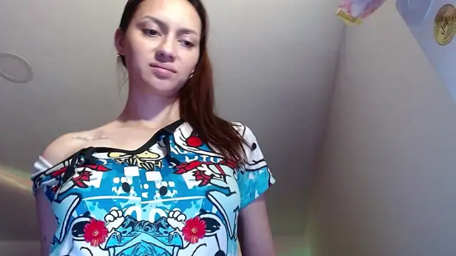 holy_juli's Live XXX Chat
