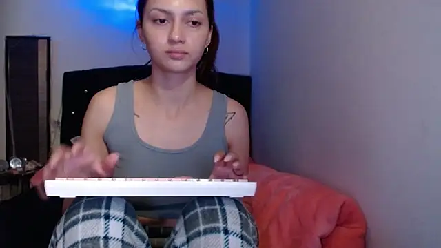 holy_juli Chat XXX in diretta