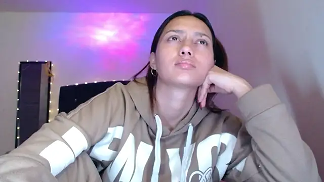 Онлайн чат XXX holy_juli