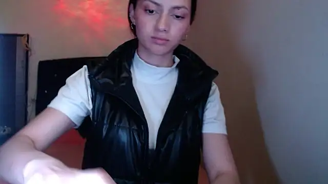holy_juli's Live XXX Chat