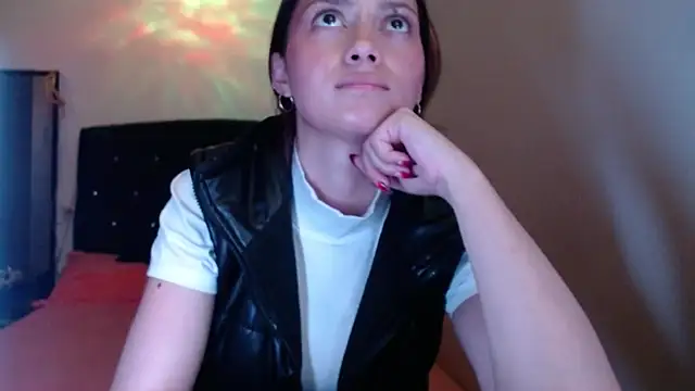Онлайн чат XXX holy_juli