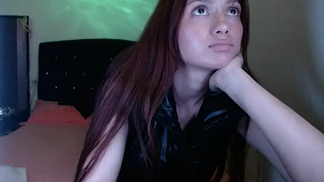 holy_juli's Live XXX Chat