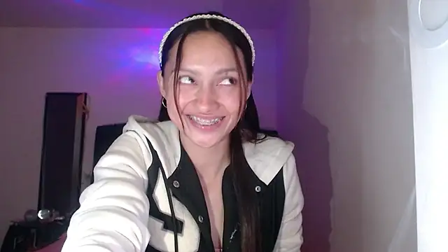 holy_juli Adlı Modelin Canlı XXX Sohbeti