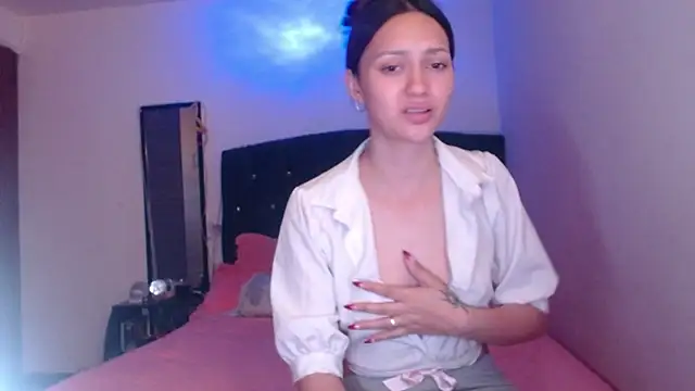 holy_juli Live XXX-Chat