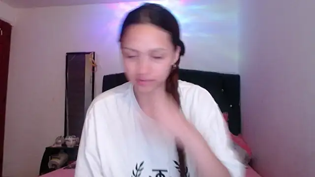 holy_juli Obrolan Langsung XXX